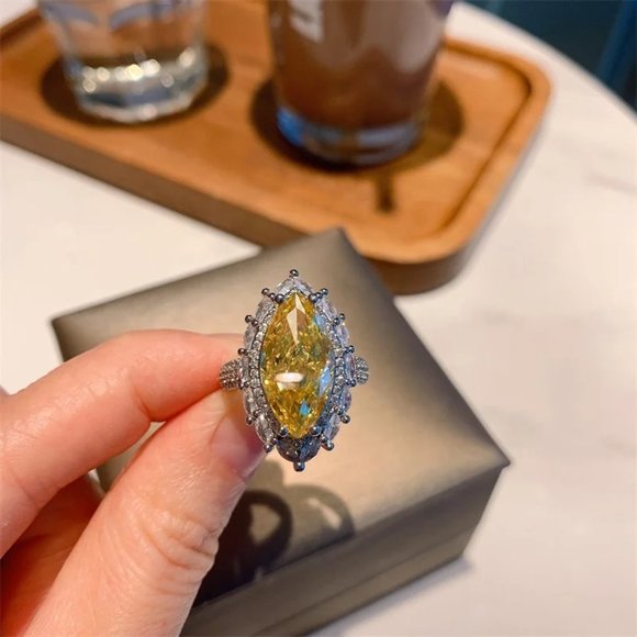 New 925 Silver Marquise Cut Yellow CZ Vintage Ring - Picture 2 of 6